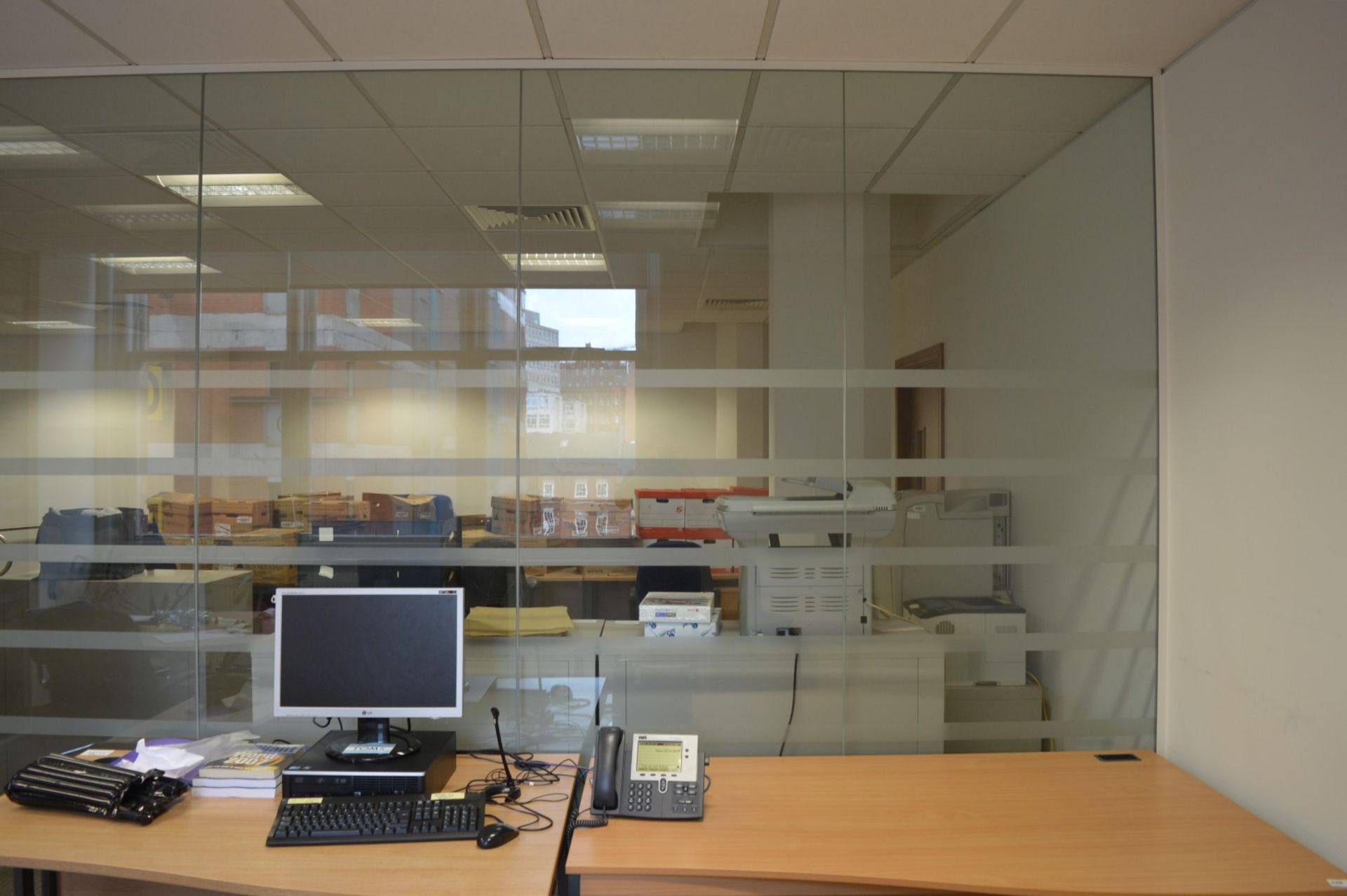 1 x Frameless Glass Partition Corner Office - Perfect For Creating a Contemporary Office Space in - Image 5 of 12