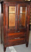 1 x Henley Traditional Red Mahogany Drinks Cabinet by Bentley Designs – Comes with Drawers & Glass