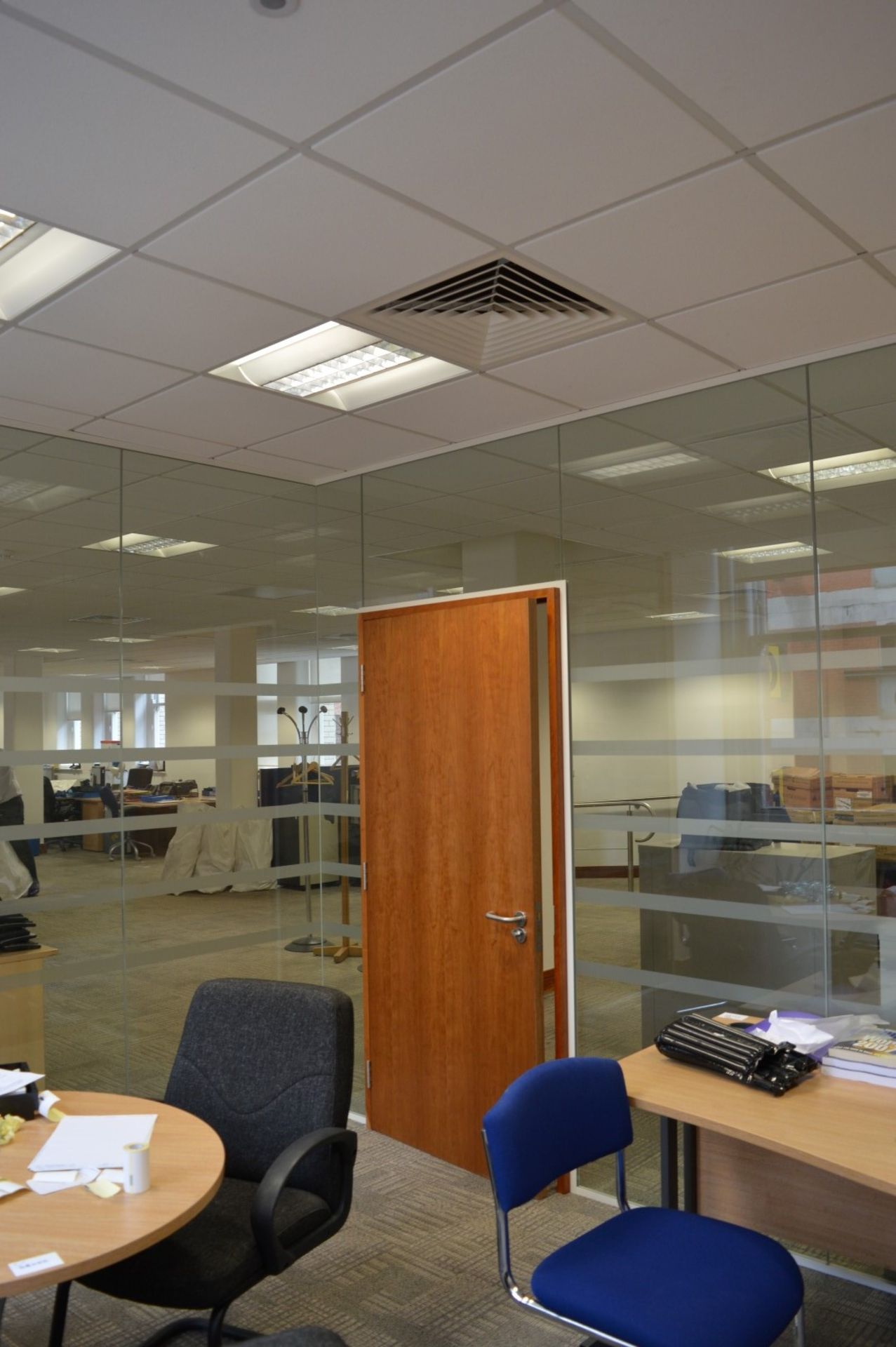 1 x Frameless Glass Partition Corner Office - Perfect For Creating a Contemporary Office Space in - Image 10 of 12