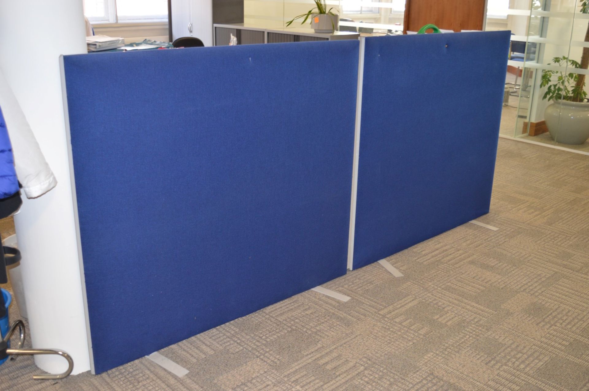 5 x Blue Multi Purpose Office Partitions - Woolmix Fabric With Pinnable Surface - With Support - Image 3 of 3