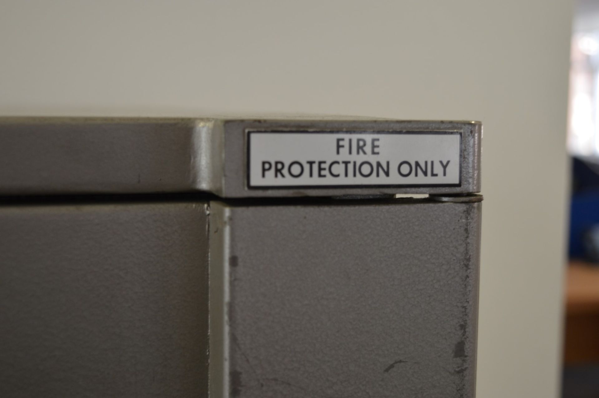 1 x Stratford Heavy Duty Document Fire Safe - Large Size - Protect Important Documents, Valuables - Image 6 of 6