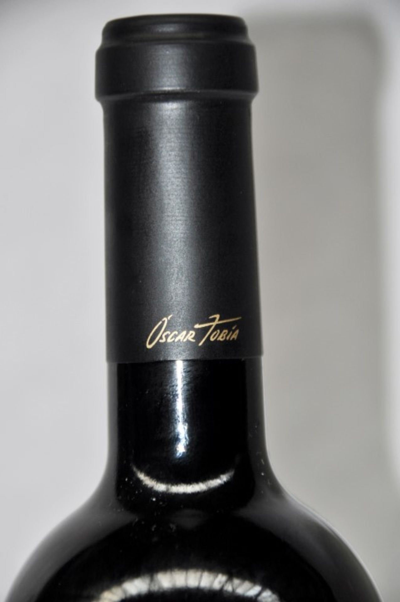 1 x Bodegas Tobia 'Oscar Tobia' Rioja Reserva Red Wine - Spanish Wine - Year 2009 - Bottle Size 75cl - Image 2 of 3