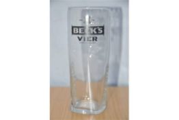24 x Becks Vier Square Pint Glasses –568ml / 20oz – Stemmed, Branded Glasses – NEW / Boxed – LON10 –