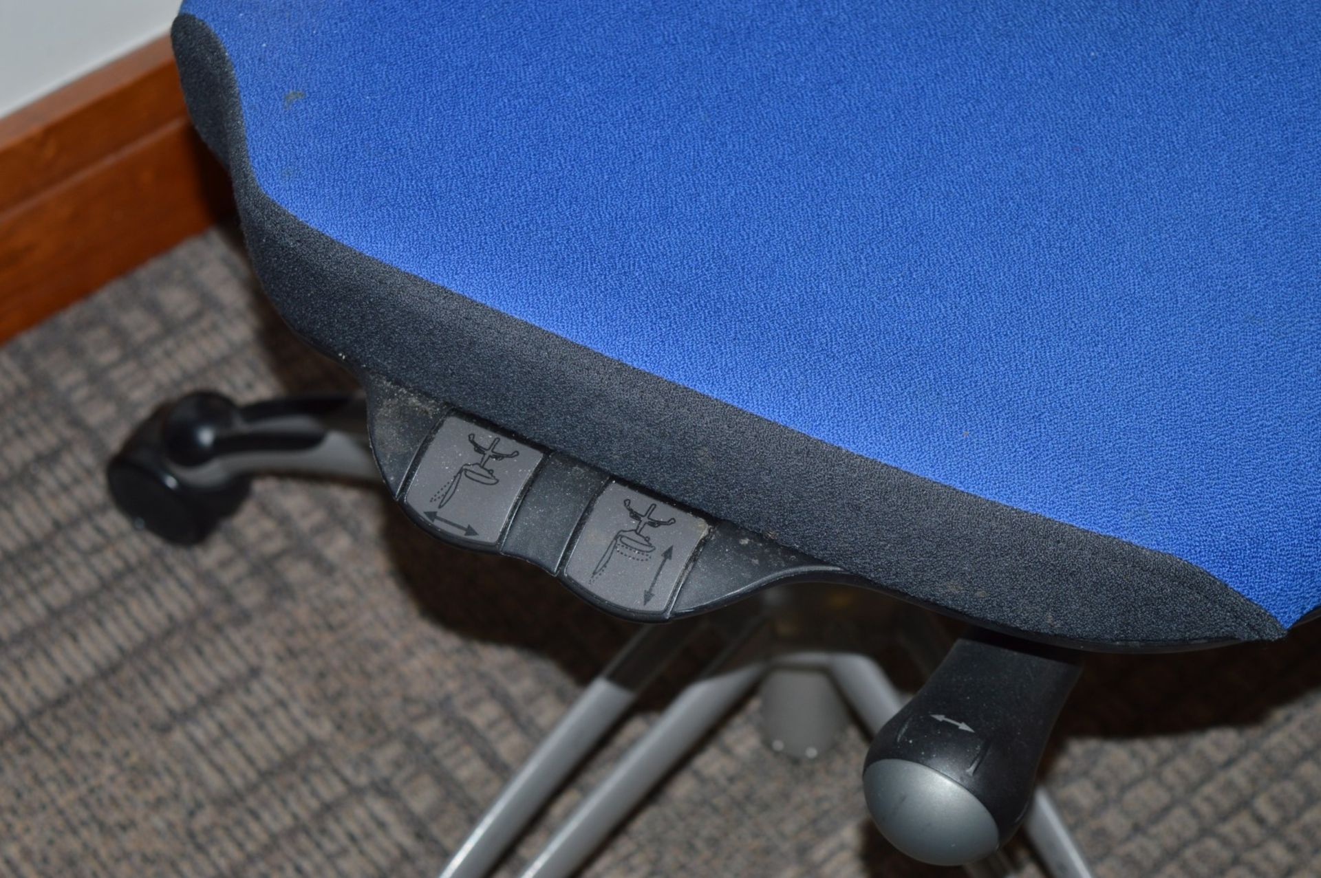 1 x RH Extend Ergonomic Office Chair - Promotes Active Sitting With Lumbar Support - High End Office - Image 2 of 4