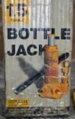 1 x Halfords 1.5 Ton Bottle Jack - Lifting Range 18-35 cms - With Original Box - See Pictures -