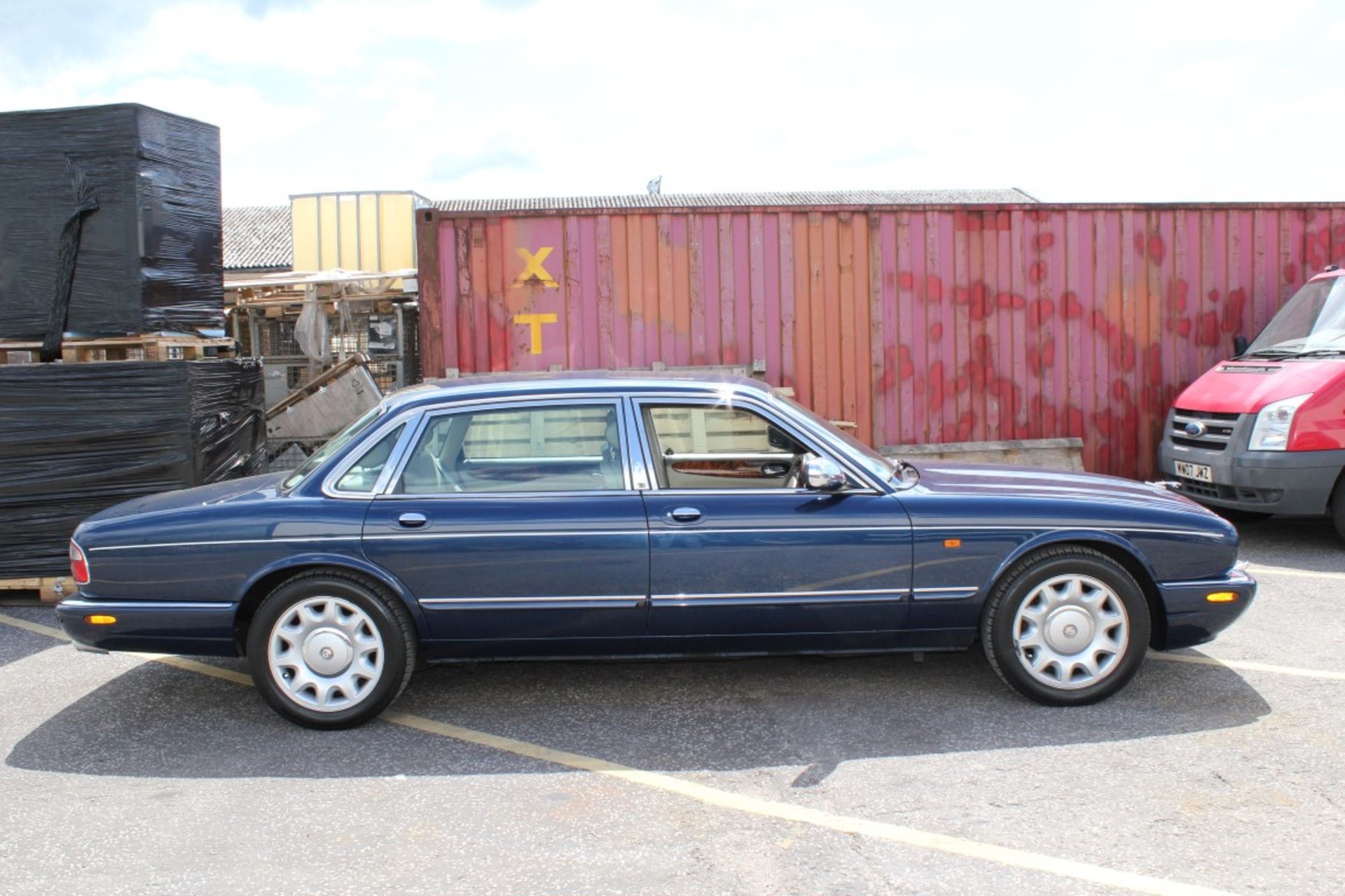 1 x Jaguar Daimler Super V8 Auto 4-Door Saloon - Year 2001 - Blue - Odometer Reading 122,520 - MOT - Image 54 of 77