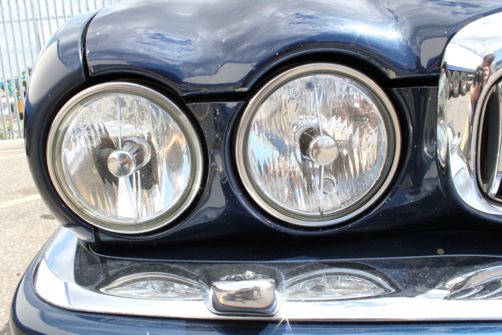 1 x Jaguar Daimler Super V8 Auto 4-Door Saloon - Year 2001 - Blue - Odometer Reading 122,520 - MOT - Image 19 of 77