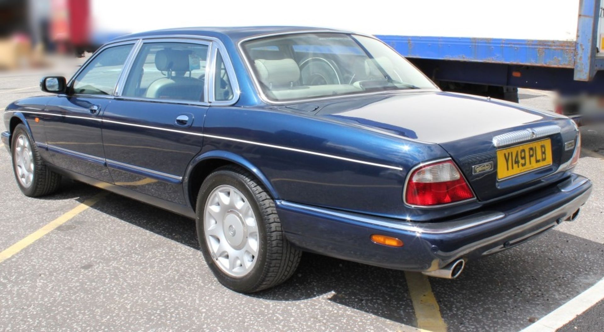 1 x Jaguar Daimler Super V8 Auto 4-Door Saloon - Year 2001 - Blue - Odometer Reading 122,520 - MOT - Image 14 of 77