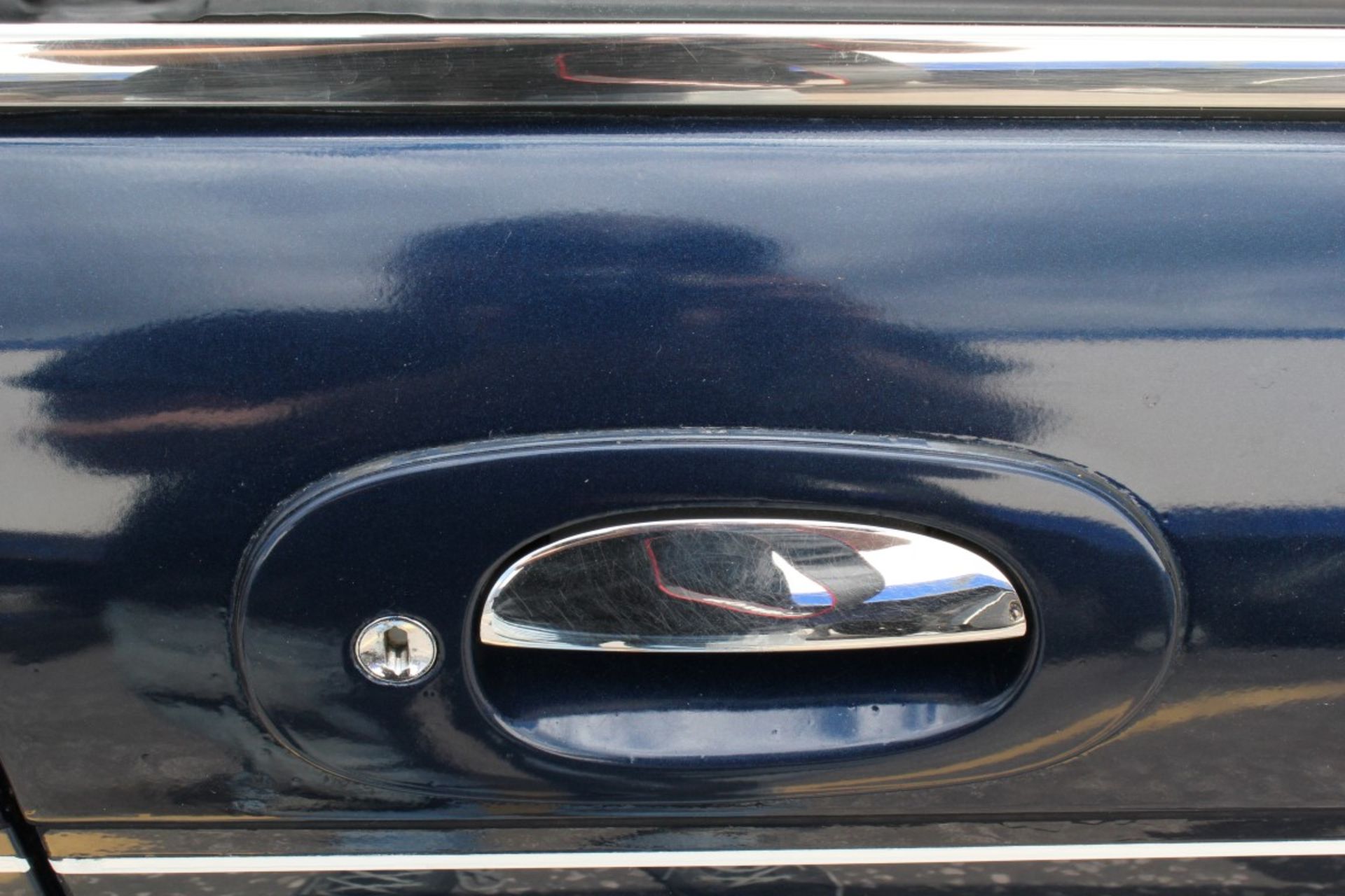 1 x Jaguar Daimler Super V8 Auto 4-Door Saloon - Year 2001 - Blue - Odometer Reading 122,520 - MOT - Image 17 of 77