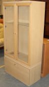 1 x Oak Illuminated Display Cabinet – 3ft – 2 Drawer / 2 Door With Glass Shelves – Ref CH020 - Ex