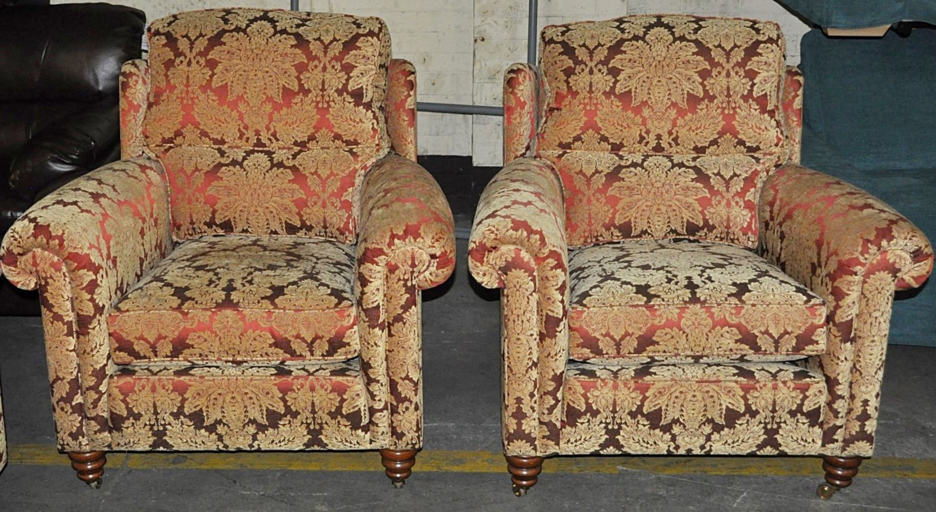 1 x Duresta Grande Sofa & 2 Matching Chair's – Finest Made Sofa's in the UK – All come in a fabulous - Image 3 of 3