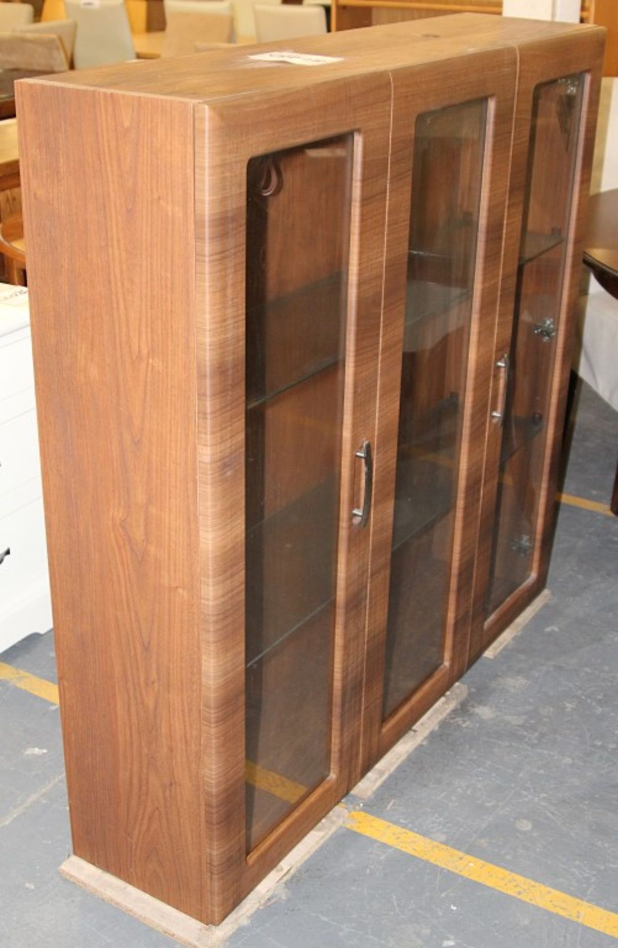 1 x 3-Door Display Cabinet - Ref CH028 – 5FT - Features Glass Doors And Walnut Effect Finish – Ex - Image 5 of 5