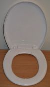 100 x Deluxe Soft Close White Toilet Seats - Brand New Boxed Stock - CL034 - Ideal For Resale -