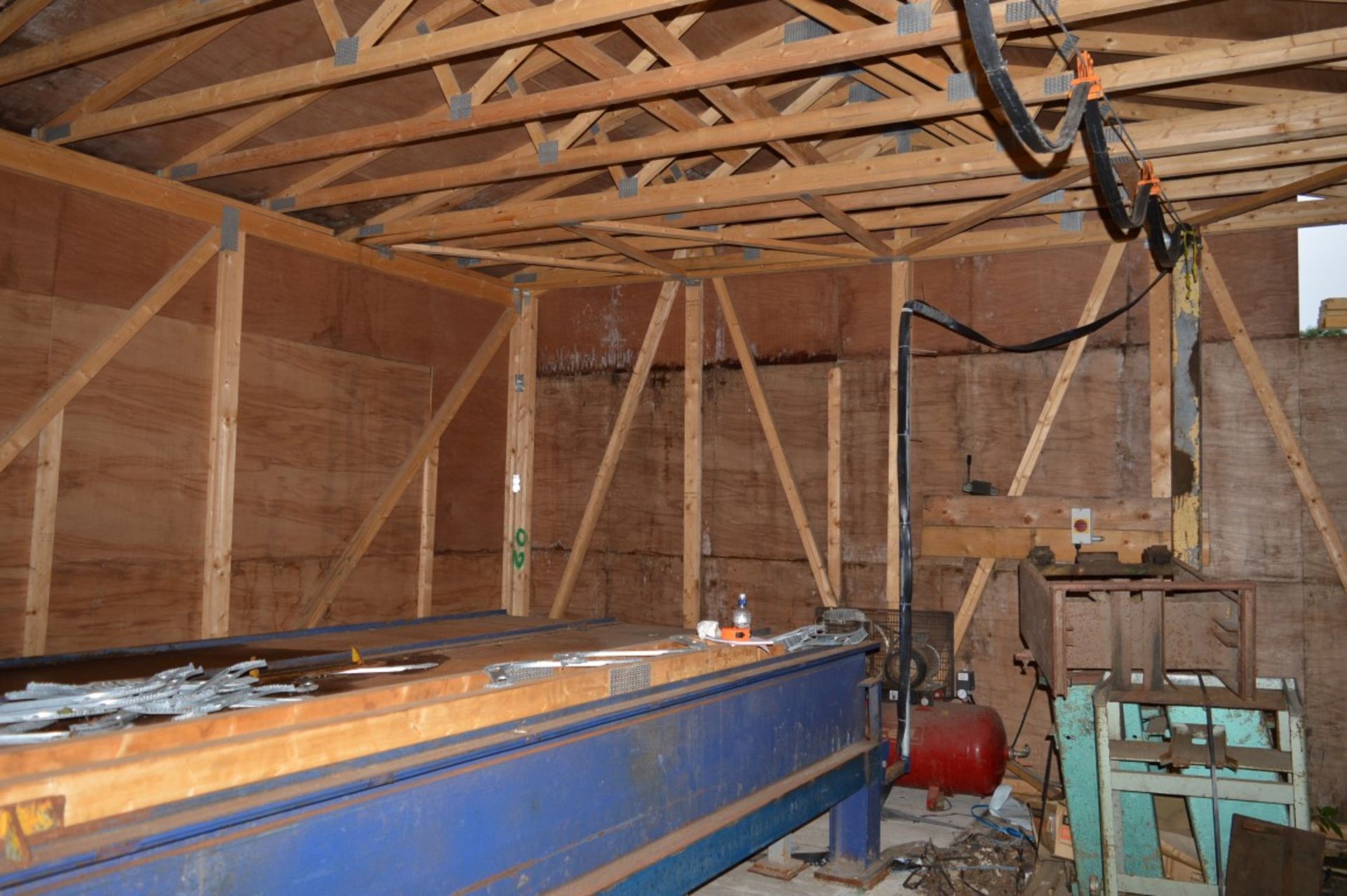 1 x Large Purpose Built Canopy Shed - Super Chord Purlin Construction With OSB Felted Roof - - Image 4 of 9