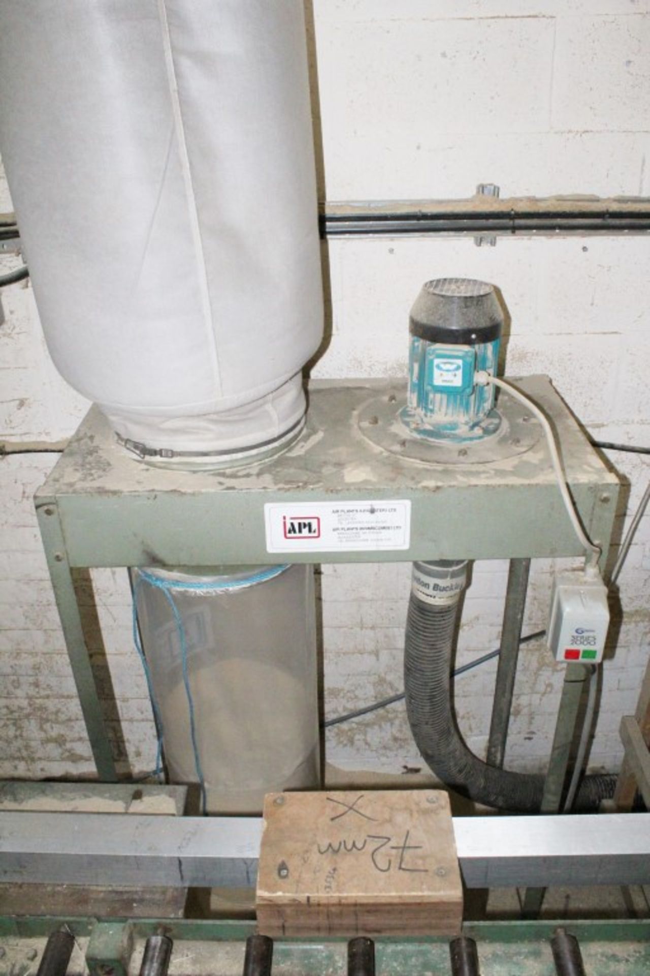 1 x Robinson EOT Roof Truss Saw - With 4x4 Inch Aluminium Backfence, Dust Extractor and Approx 45 - Image 12 of 17