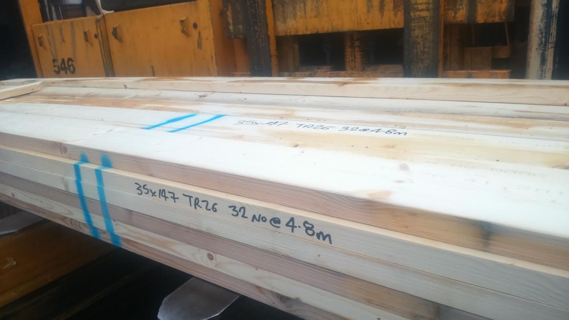 32 x Pieces of Unused TR26 Grade Timber - Size: 35 x 147 x 4.8m - Ref Lot 11 - CL151 - Location: - Image 2 of 2