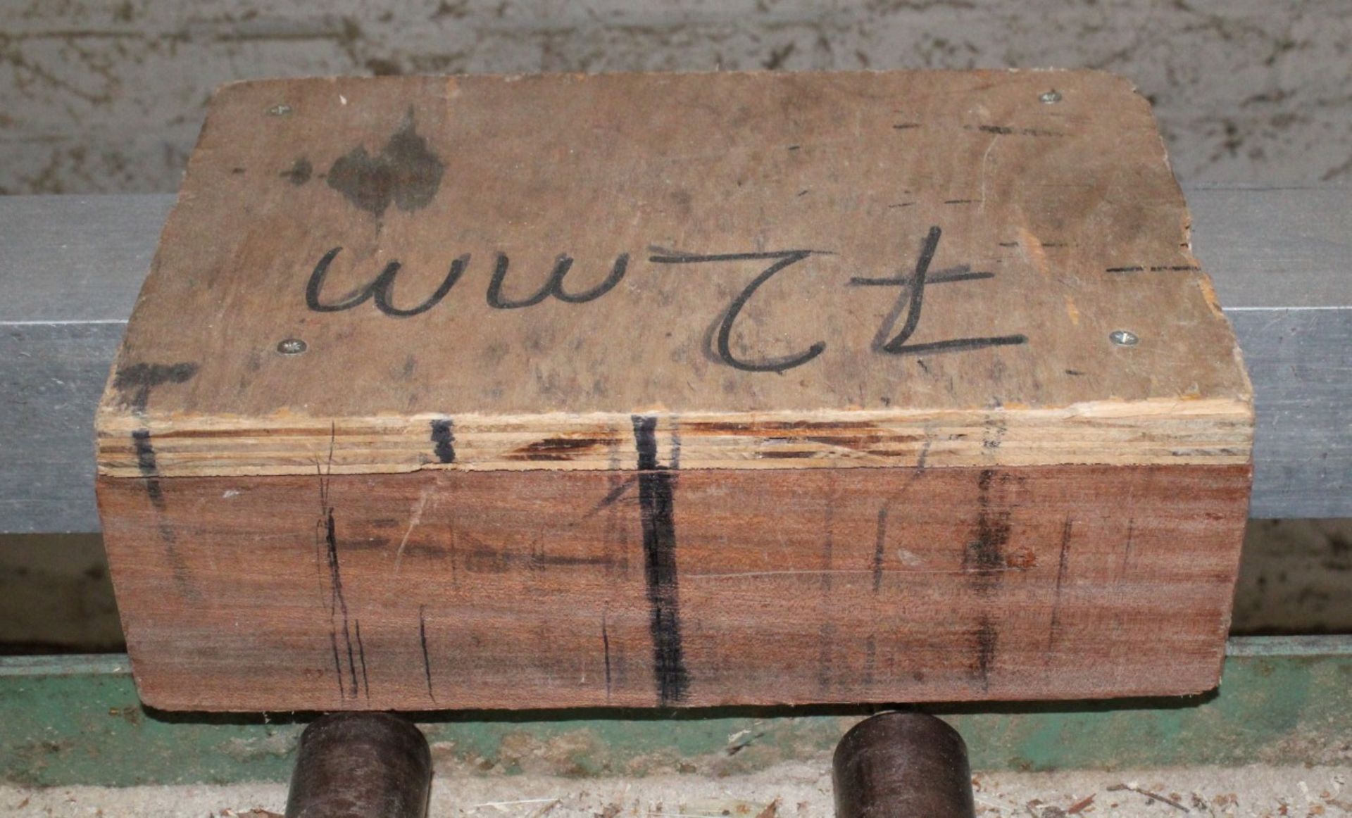 1 x Robinson EOT Roof Truss Saw - With 4x4 Inch Aluminium Backfence, Dust Extractor and Approx 45 - Image 5 of 17