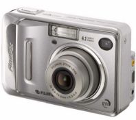 1 x Fujifilm FinePix A400 Digital Camera - Silver (4MP, 3x Optical Zoom) 1.8 inch LCD - Pre-owned In