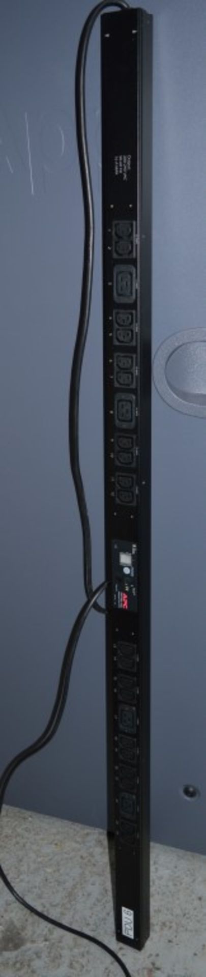 1 x APC Metered Rack PDU - Model AP7852 - 230V 16A - Features 24 Output Connectors - CL106 - Removed - Bild 6 aus 7