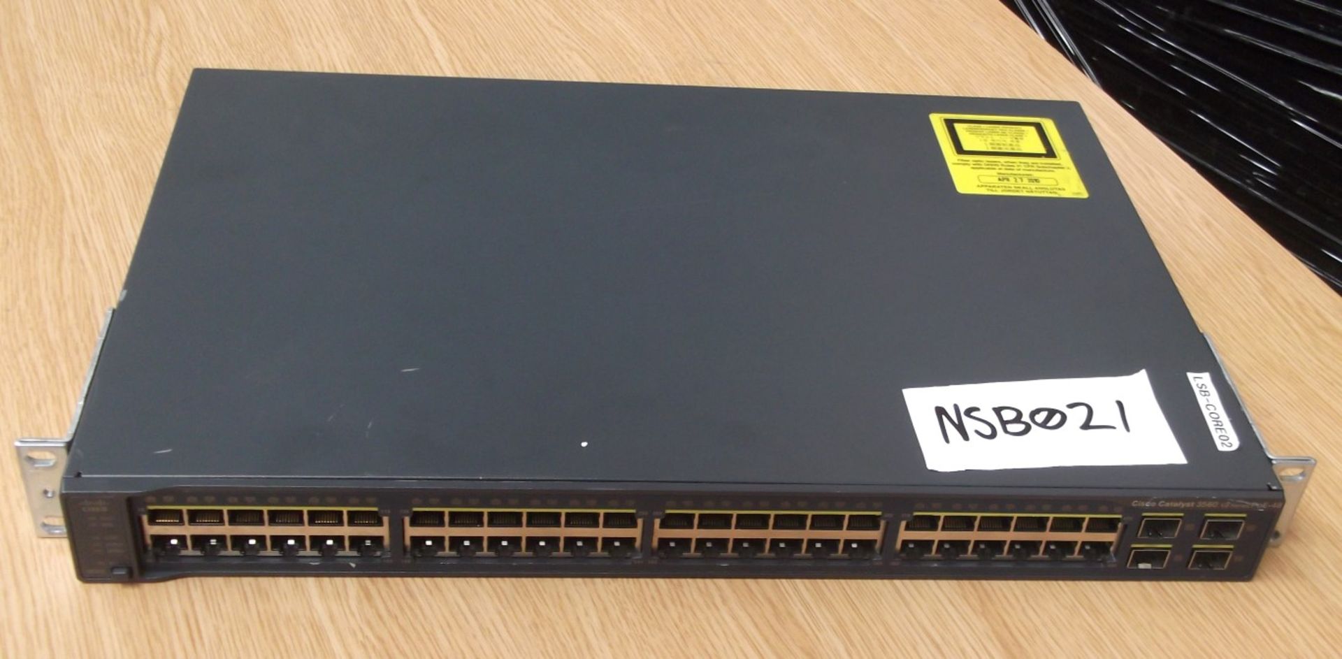 1 x CISCO CATALYST 3560 Networking Switch - Recently Removed From A Working Office Enviroment - Ref: