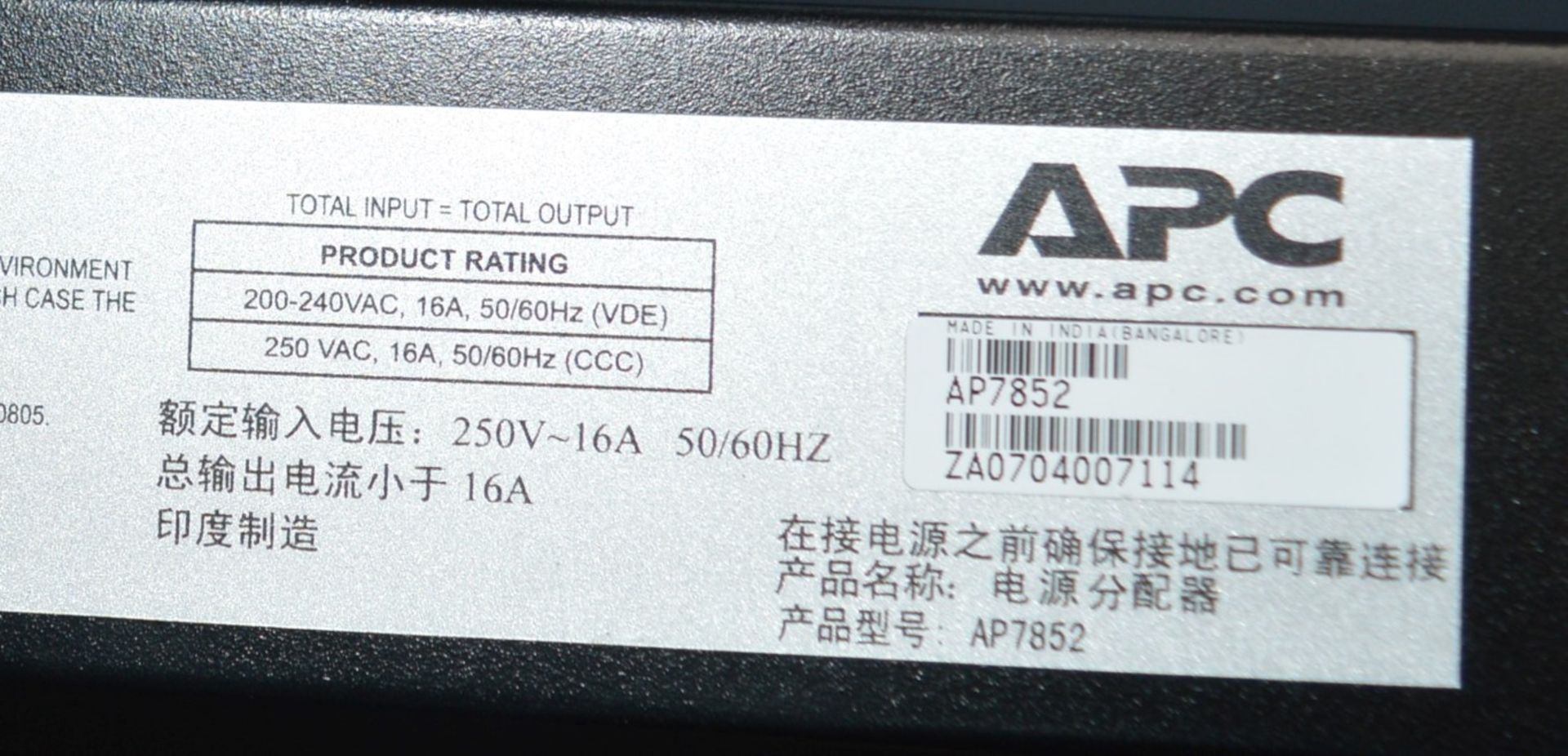 1 x APC Metered Rack PDU - Model AP7852 - 230V 16A - Features 24 Output Connectors - CL106 - Removed - Bild 3 aus 7