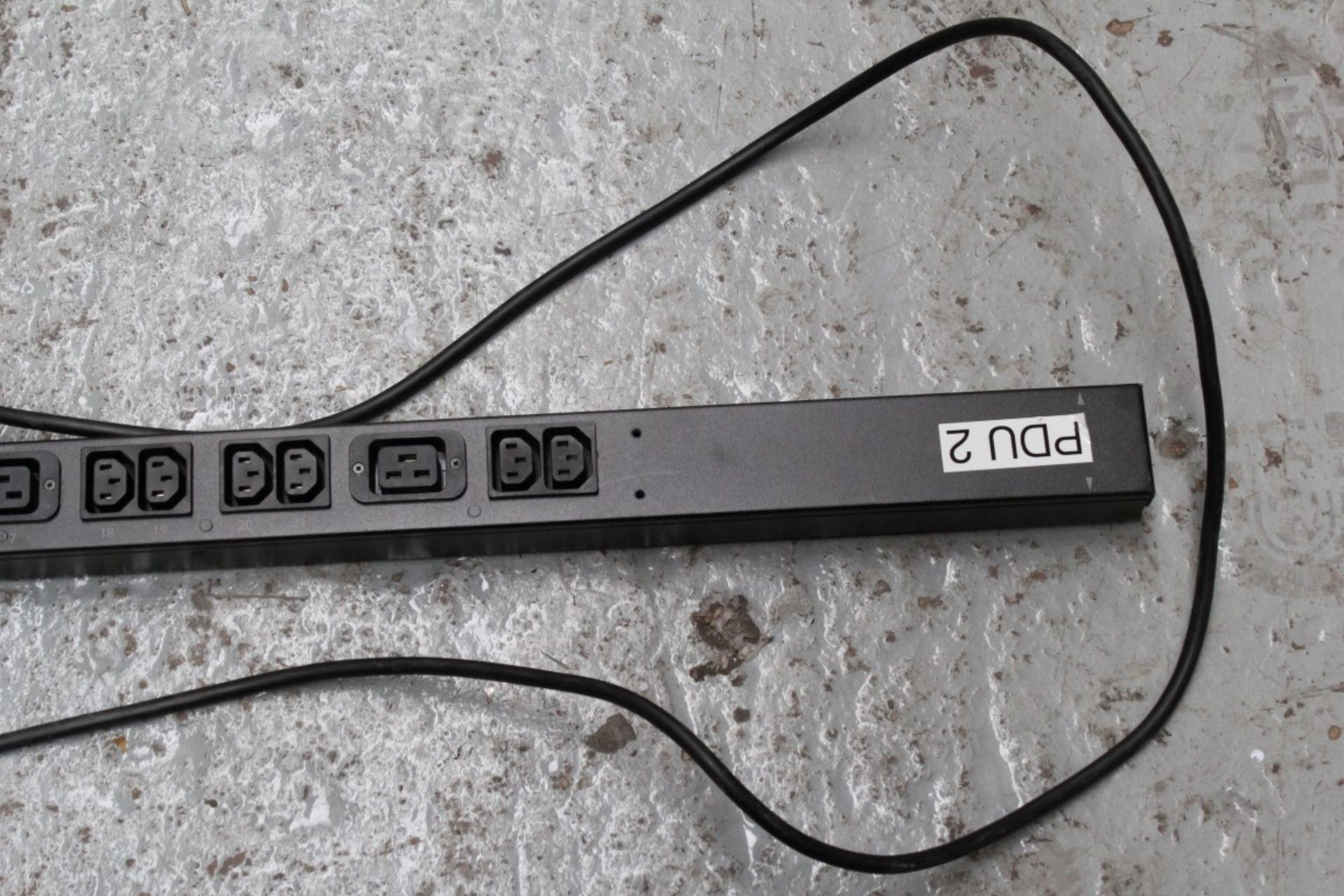 1 x APC Metered Rack PDU - Model AP7852 - 230V 16A - Features 24 Output Connectors - CL106 - Removed - Image 3 of 5