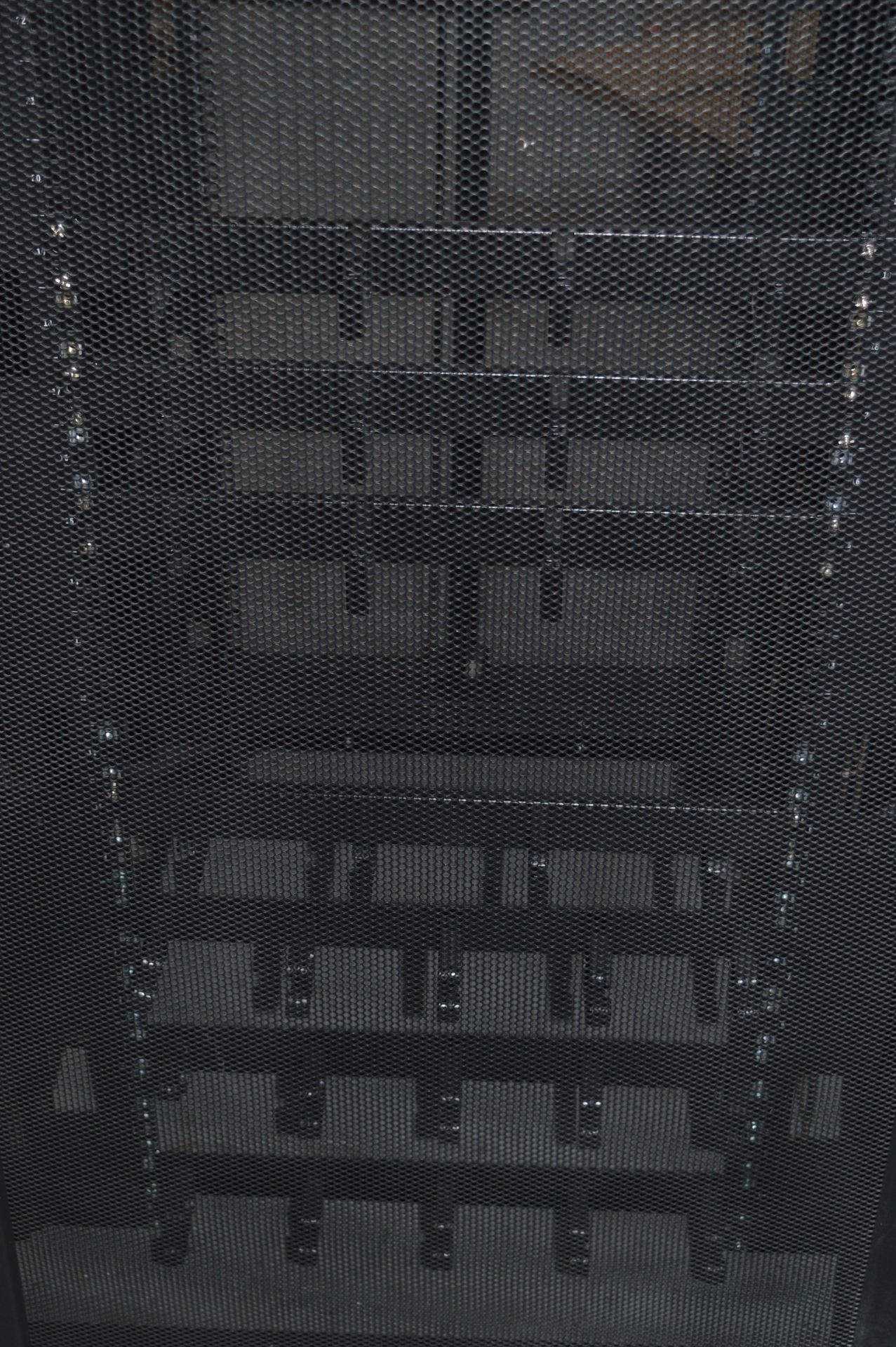 1 x APC Netshelter 42U Server Enclosure - AR3100 Black - Suitable For 19 Inch Compliant - Image 6 of 6