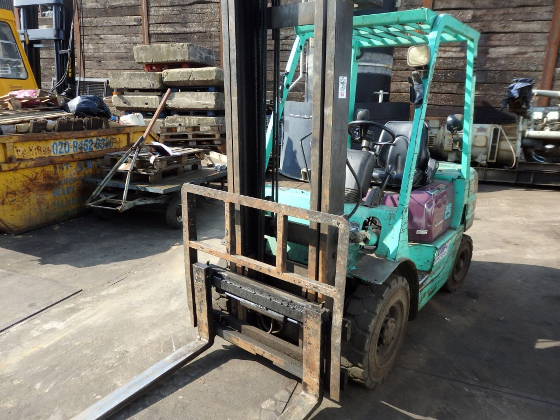 1 x Mitsubishi FD25 1998 Fork Lift Truck - STDE Shift - Lifting weight 2500kg - Maximum Lifting - Image 5 of 31