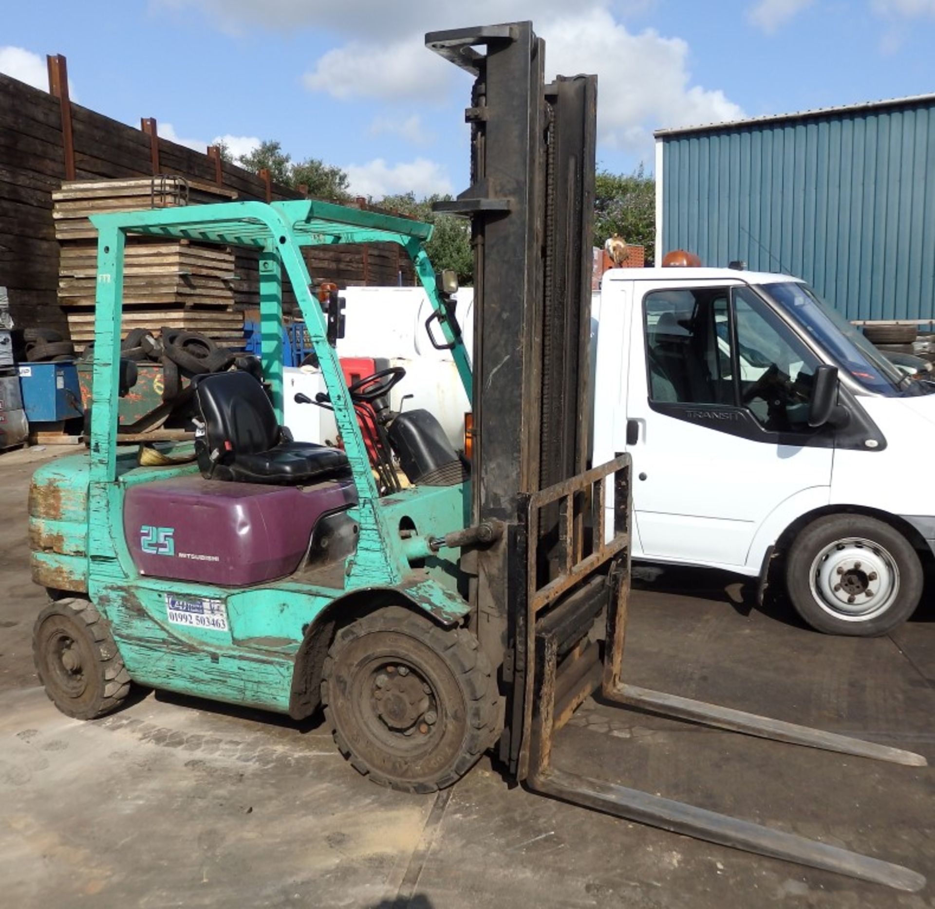 1 x Mitsubishi FD25 1998 Fork Lift Truck - STDE Shift - Lifting weight 2500kg - Maximum Lifting