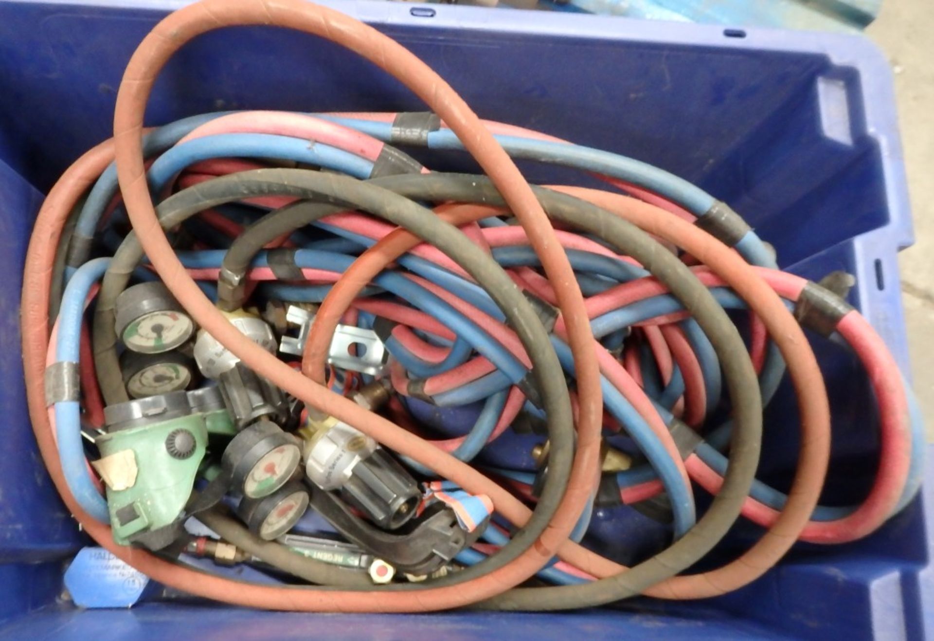 1 x Assorted Box of Welding Regulators, Mixing Valves, Hoses and Goggles - CL057 - Ref 575 - - Image 3 of 14