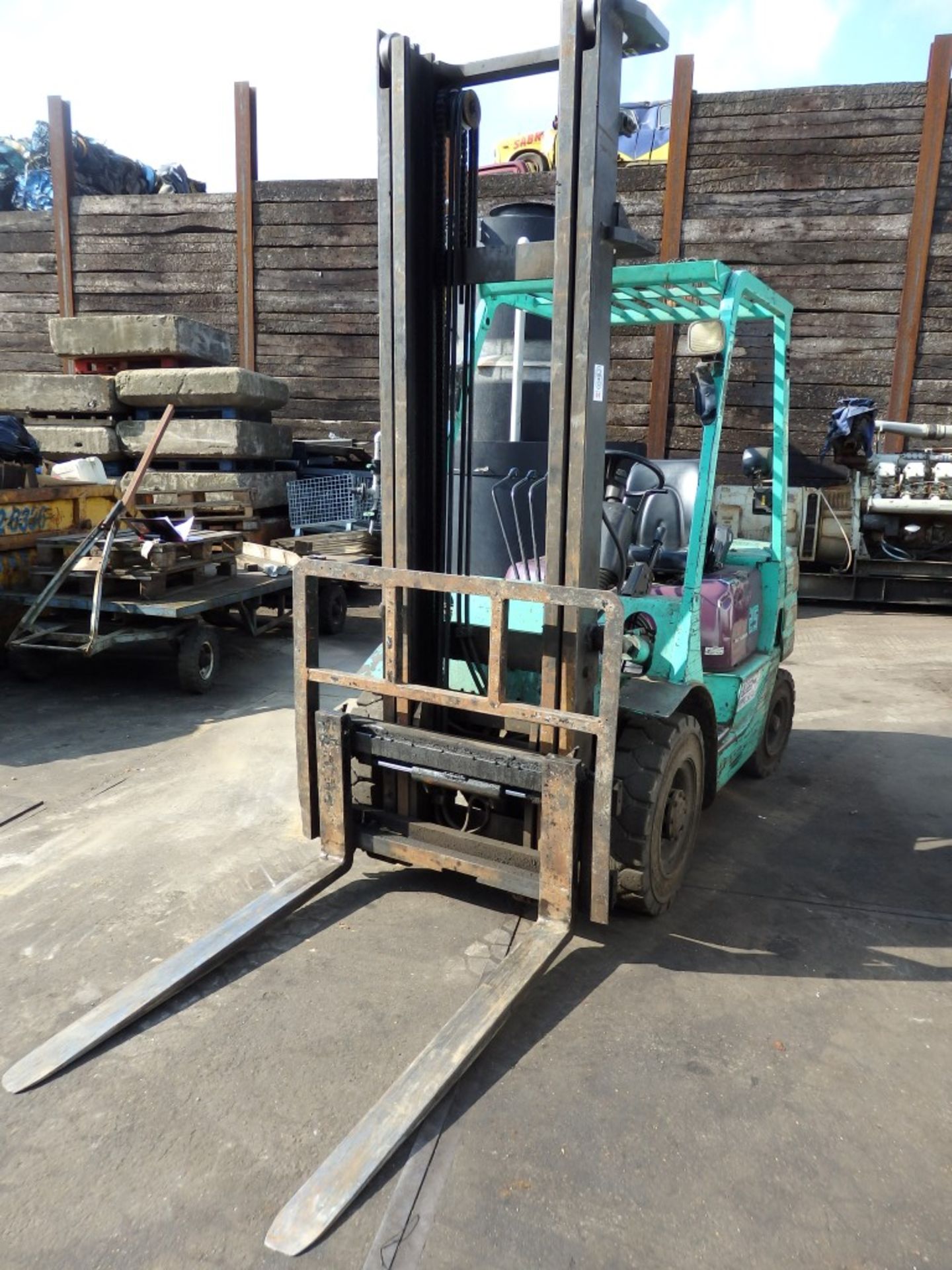 1 x Mitsubishi FD25 1998 Fork Lift Truck - STDE Shift - Lifting weight 2500kg - Maximum Lifting - Image 6 of 31