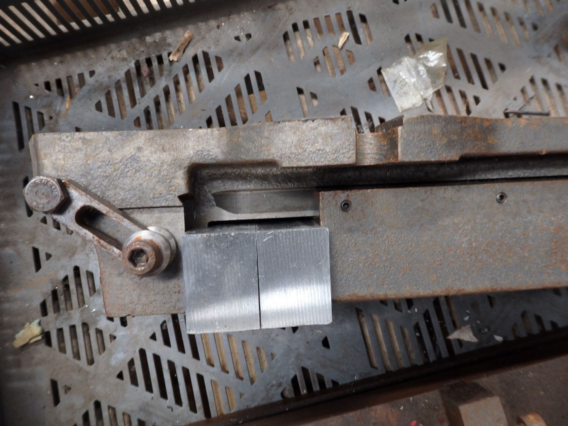 1 x Large Machine Vise - Untested Says Broken - Length 50cm x Width 20cm x Height 10cm - CL057 - - Image 6 of 6