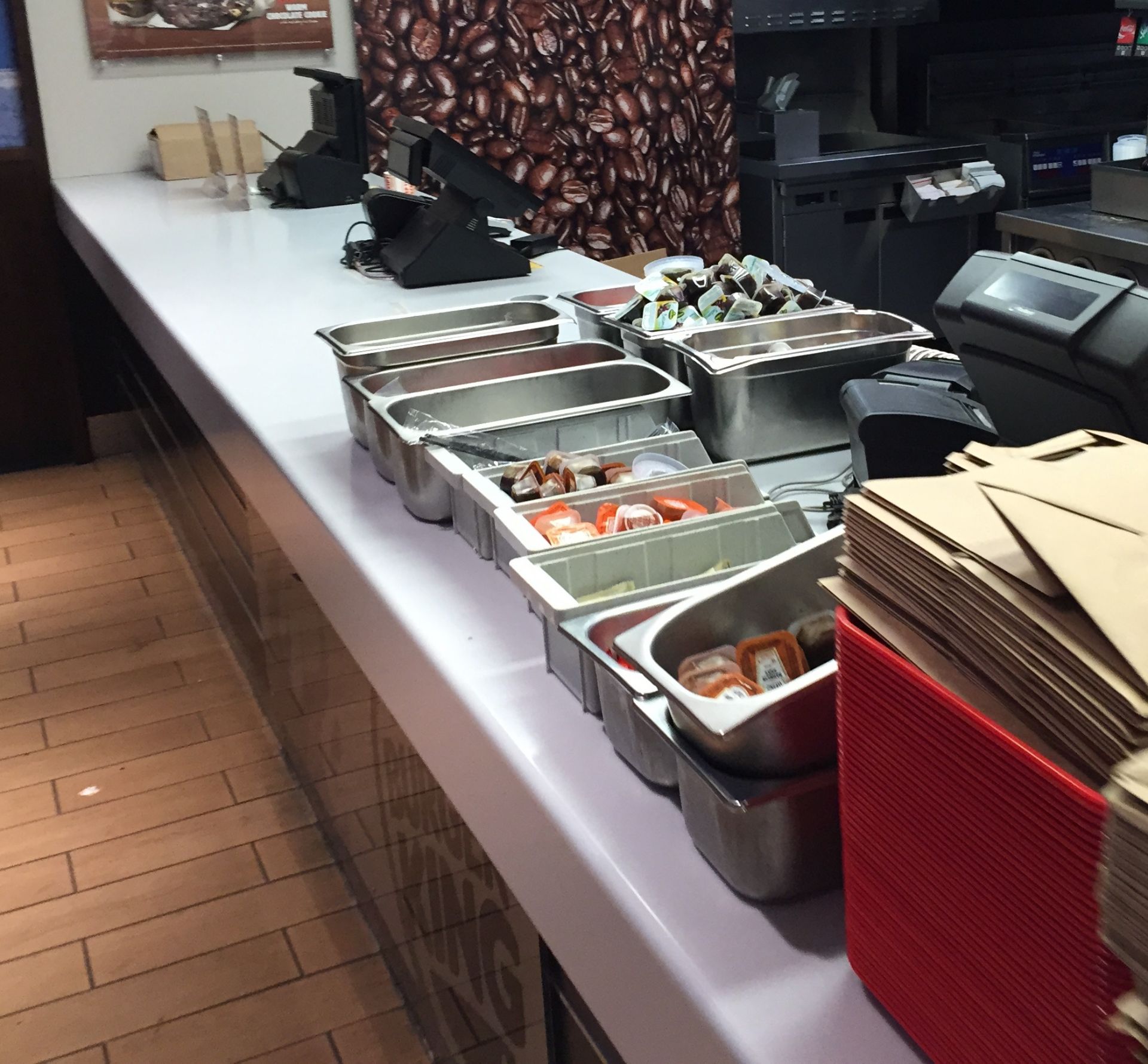 1 x Large Retail Counter Suitable For Fast Food Business or Retail Shop - Excellent Condition - - Image 4 of 10