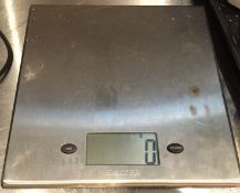 1 x Set of Salter 'Air' Super Slim Electronic Scales - Ref 177 - CL200 - Location: Somerset BA16