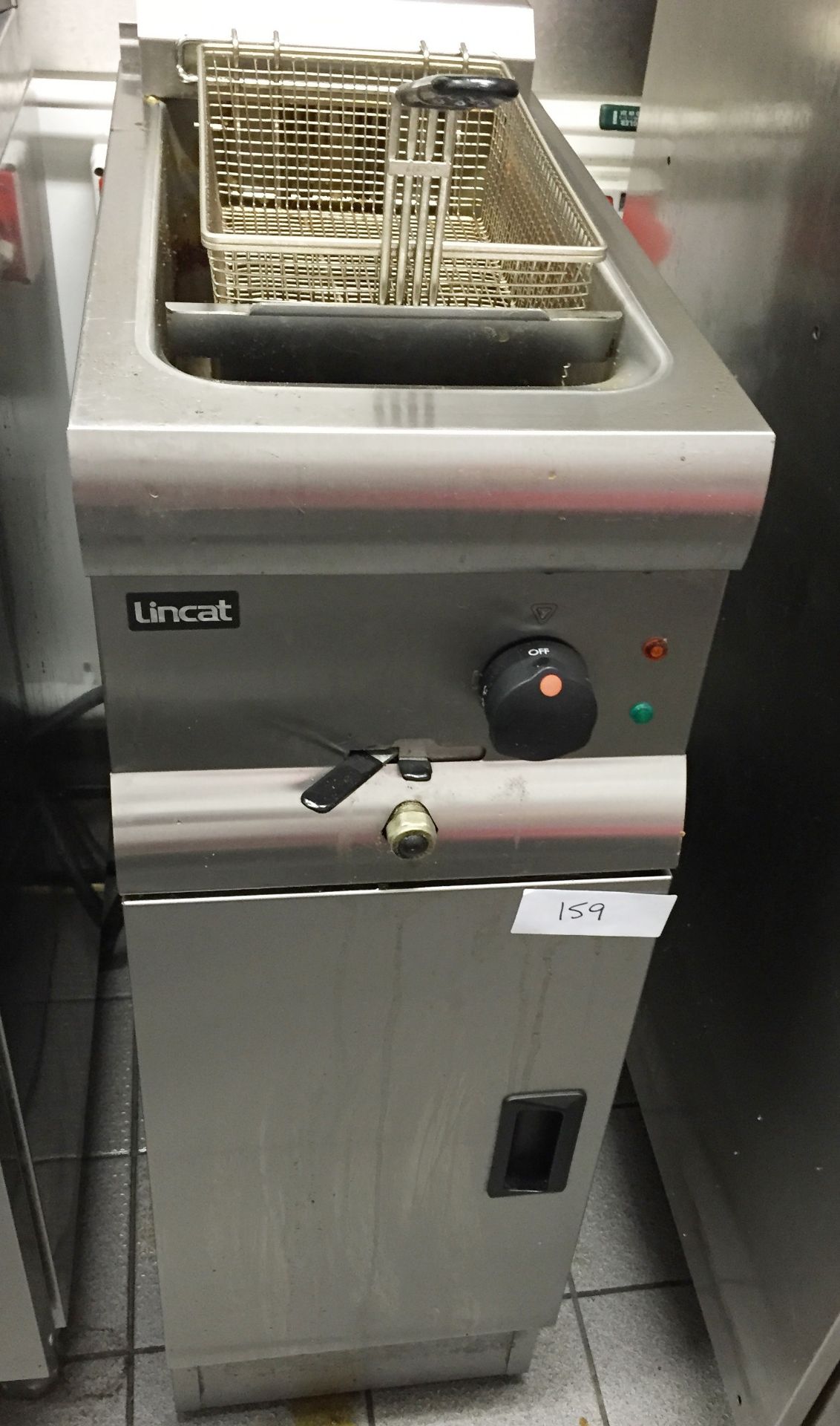 1 x Lincat Silverlink Series Single Freestanding Deep Fat Fryer - Stainless Steel - Dimensions H92 x - Image 2 of 7