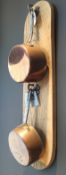 1 x Rustic Wall Mounted Solid Oak Plaque With Two Heavy Copper Plated Sauce Pans - Fantastic Piece