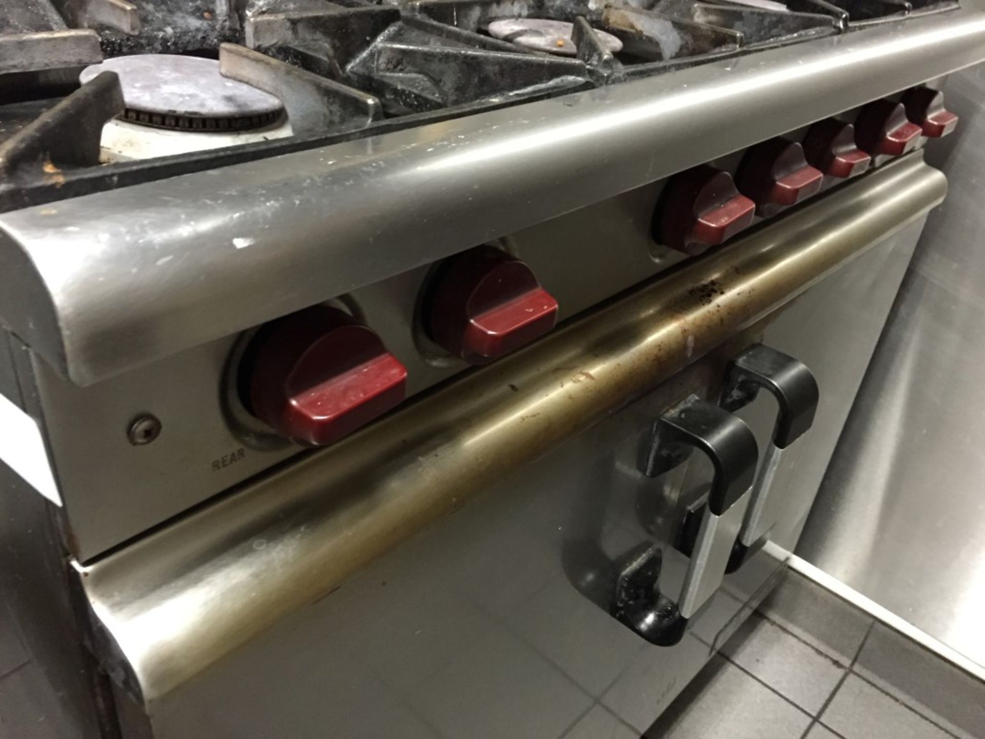 1 x Masterchef Commerical 6 Ring Gas Burner Oven - Stainless Steel - Dimensions H90 x W90 x D70 - Image 8 of 11
