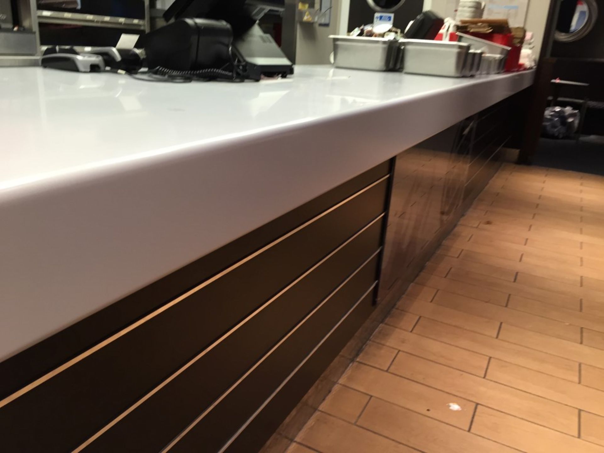 1 x Large Retail Counter Suitable For Fast Food Business or Retail Shop - Excellent Condition - - Image 9 of 10