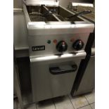 1 x Lincat Silverlink Twin Freestanding Deep Fat Fryer - Stainless Steel - Dimensions H92 x W30 x