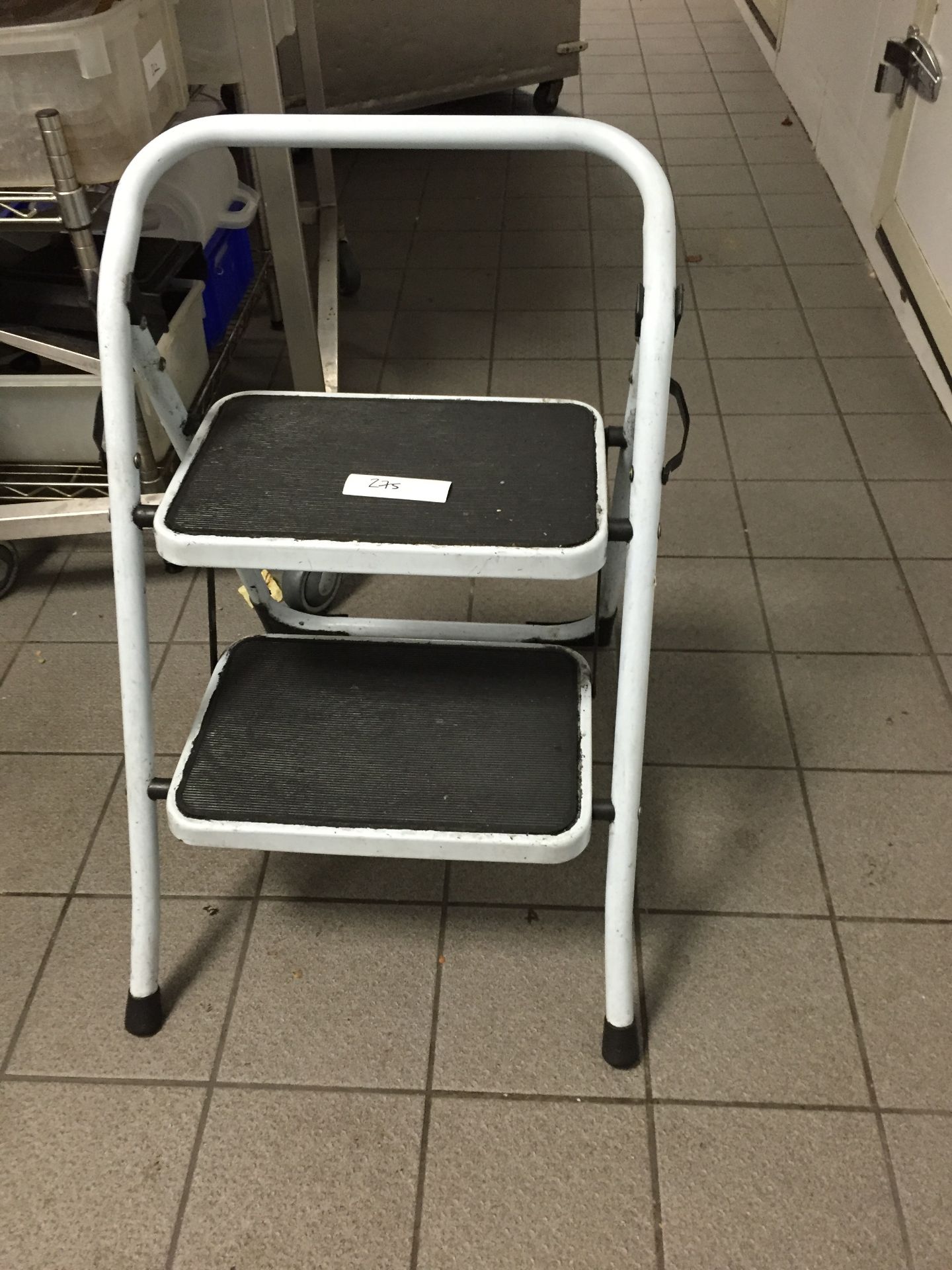 1 x Two Step Foldaway Step Ladder - ref 275 - CL200 - Location: Somerset BA16 - Image 2 of 2