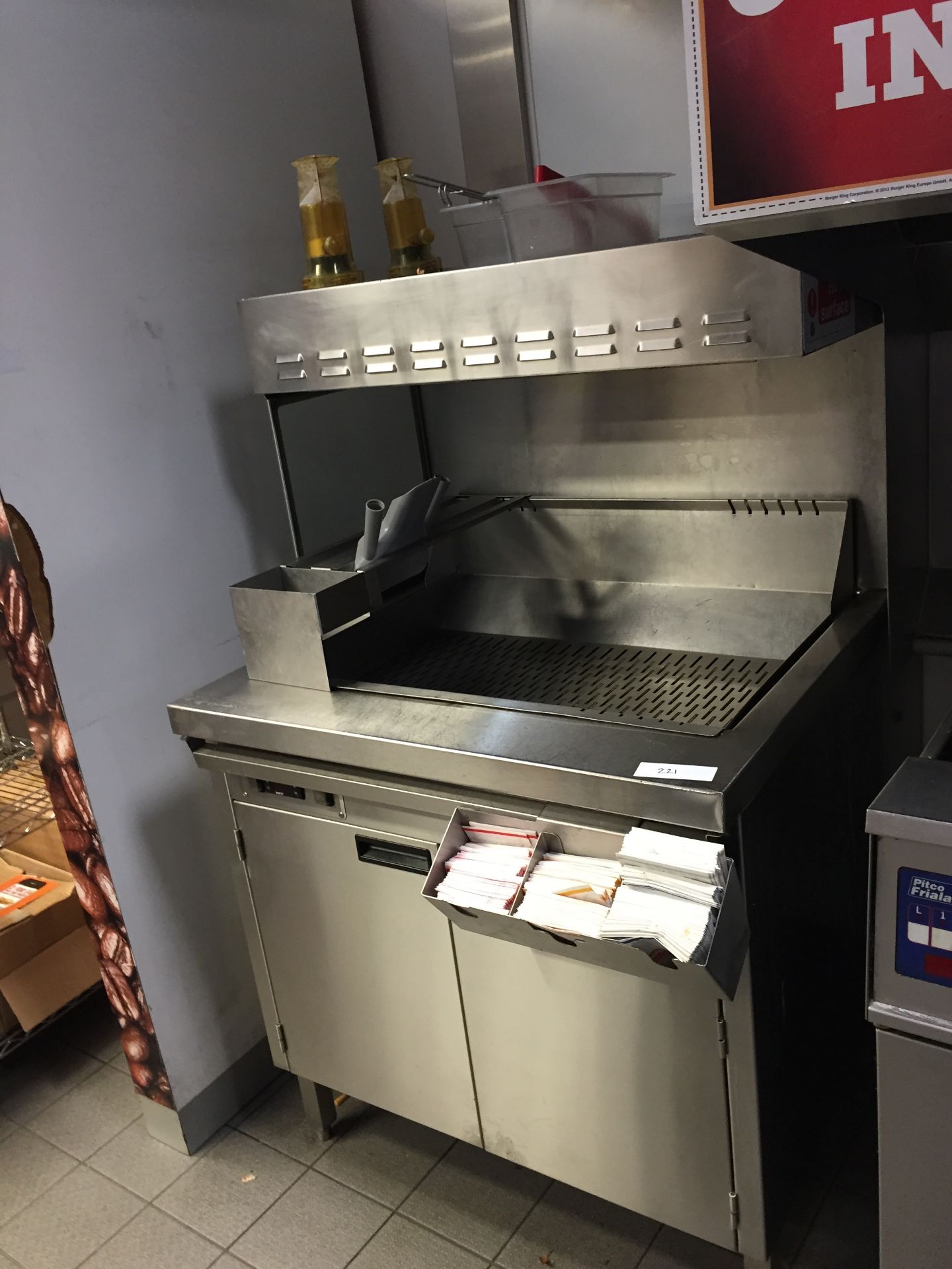1 x Pitco Frialator Stainless Steel Chips / Fries Warmer - Keeps Fries Warm and Provides a Salter - Image 2 of 5
