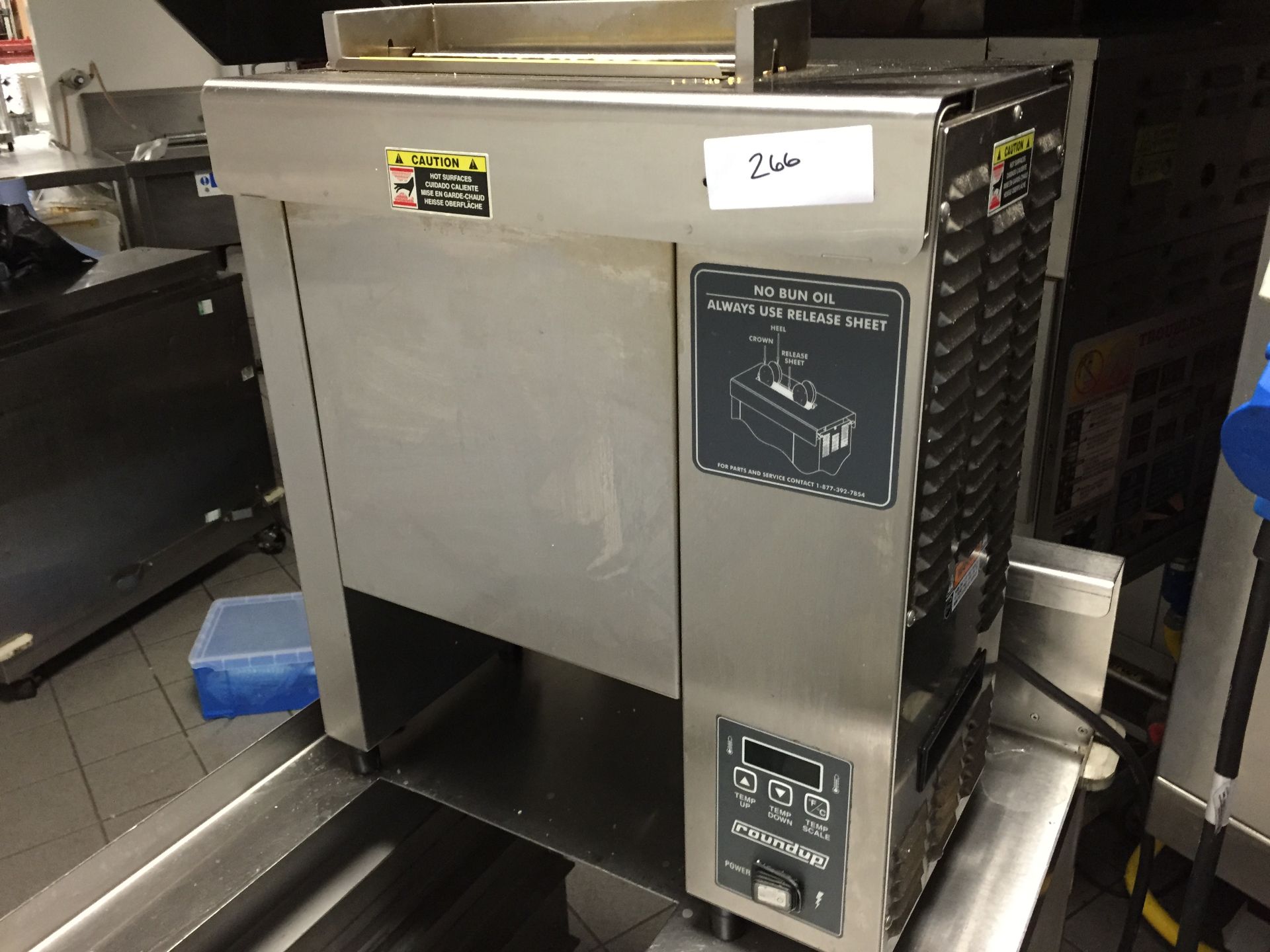 1 x Roundup 9210100 Commercial Stainless Steel Vertical Contact Toaster - Toasts Up To 7000 Slices/ - Image 3 of 4