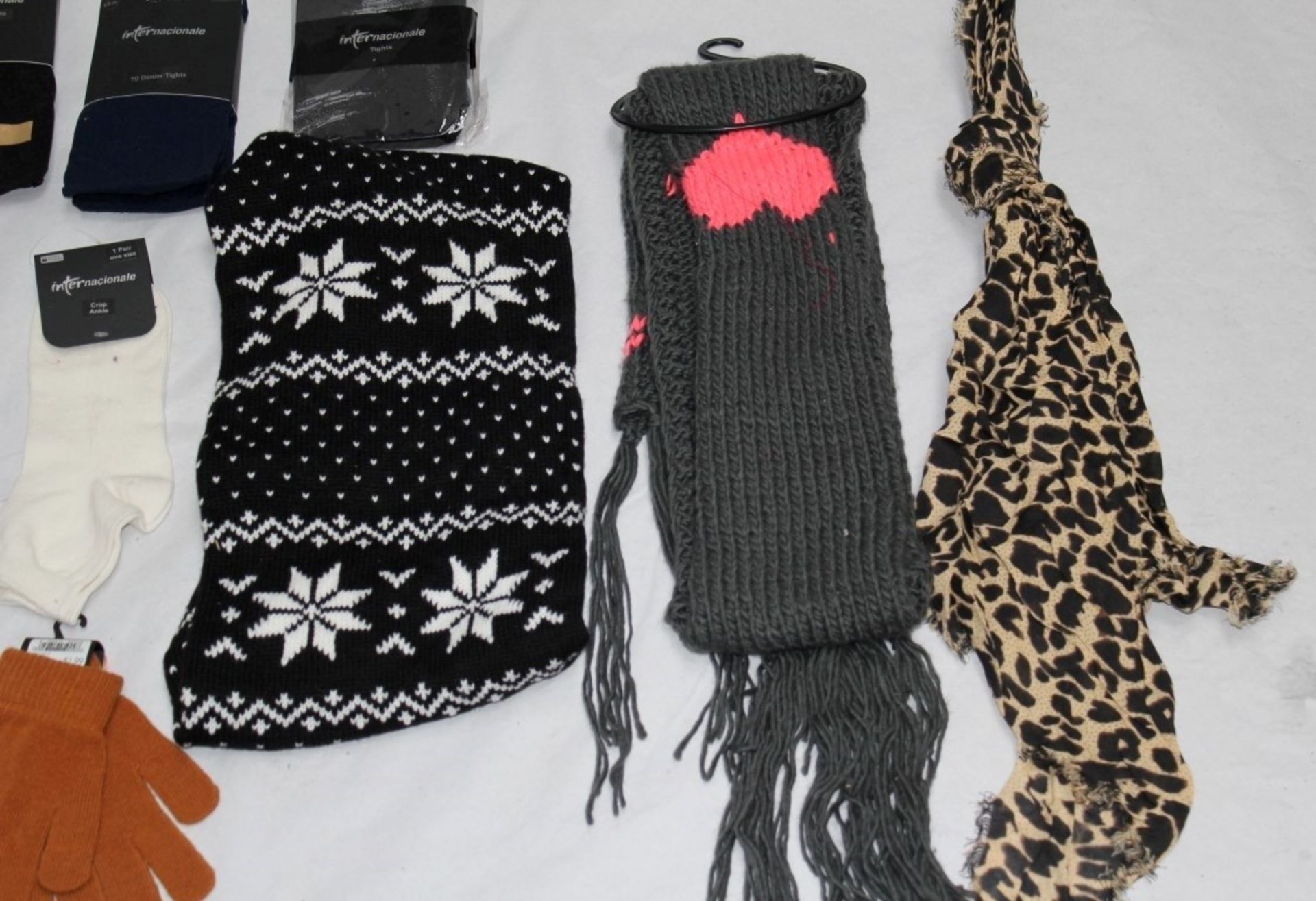 Approx 100 x Items of Assorted Women's / Girls Winter Accessories – Box2506 – Includes Hats, - Image 2 of 4