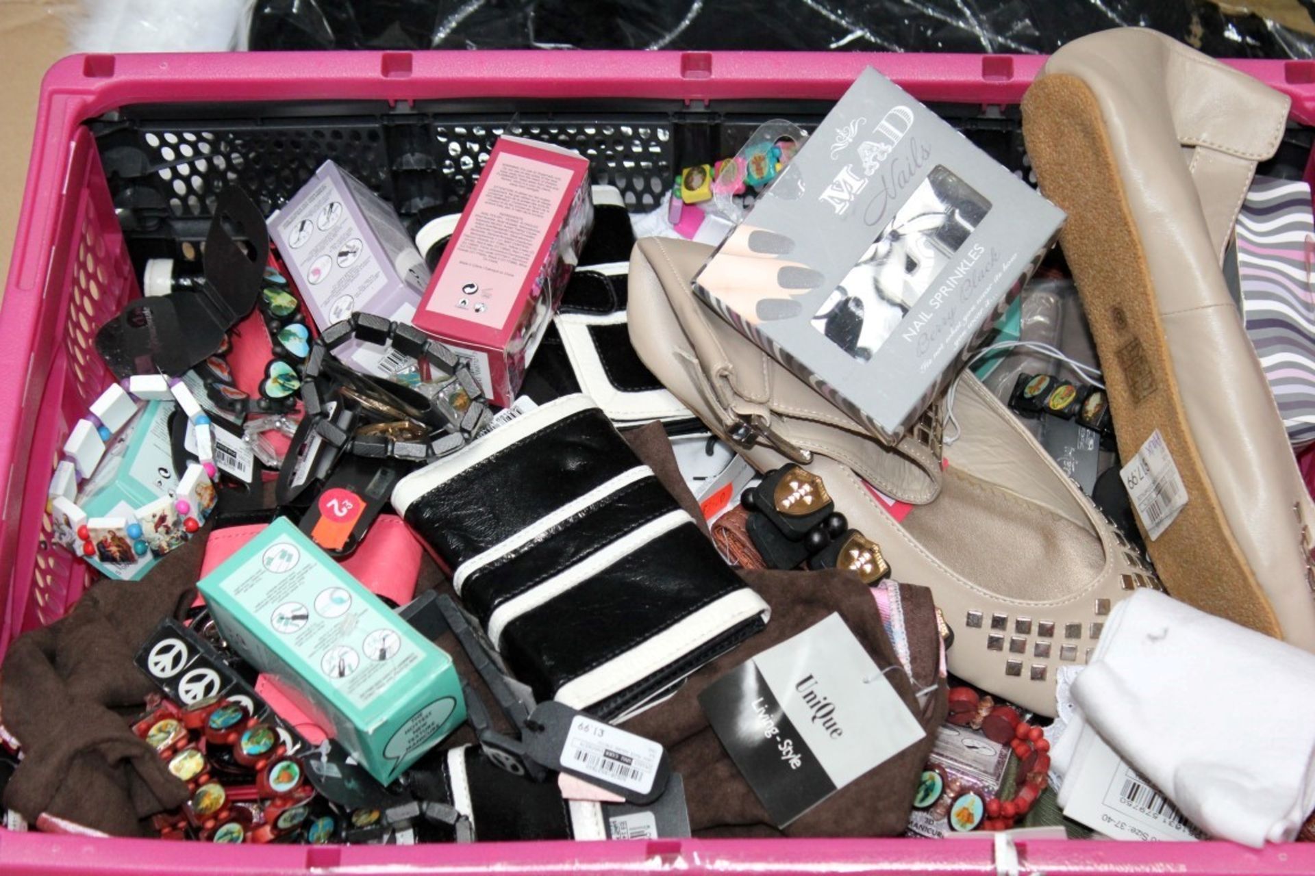 100 x Items Of Assorted Women's / Girls Fashion Accessories – Box2603 - Includes Purses, Jewellery