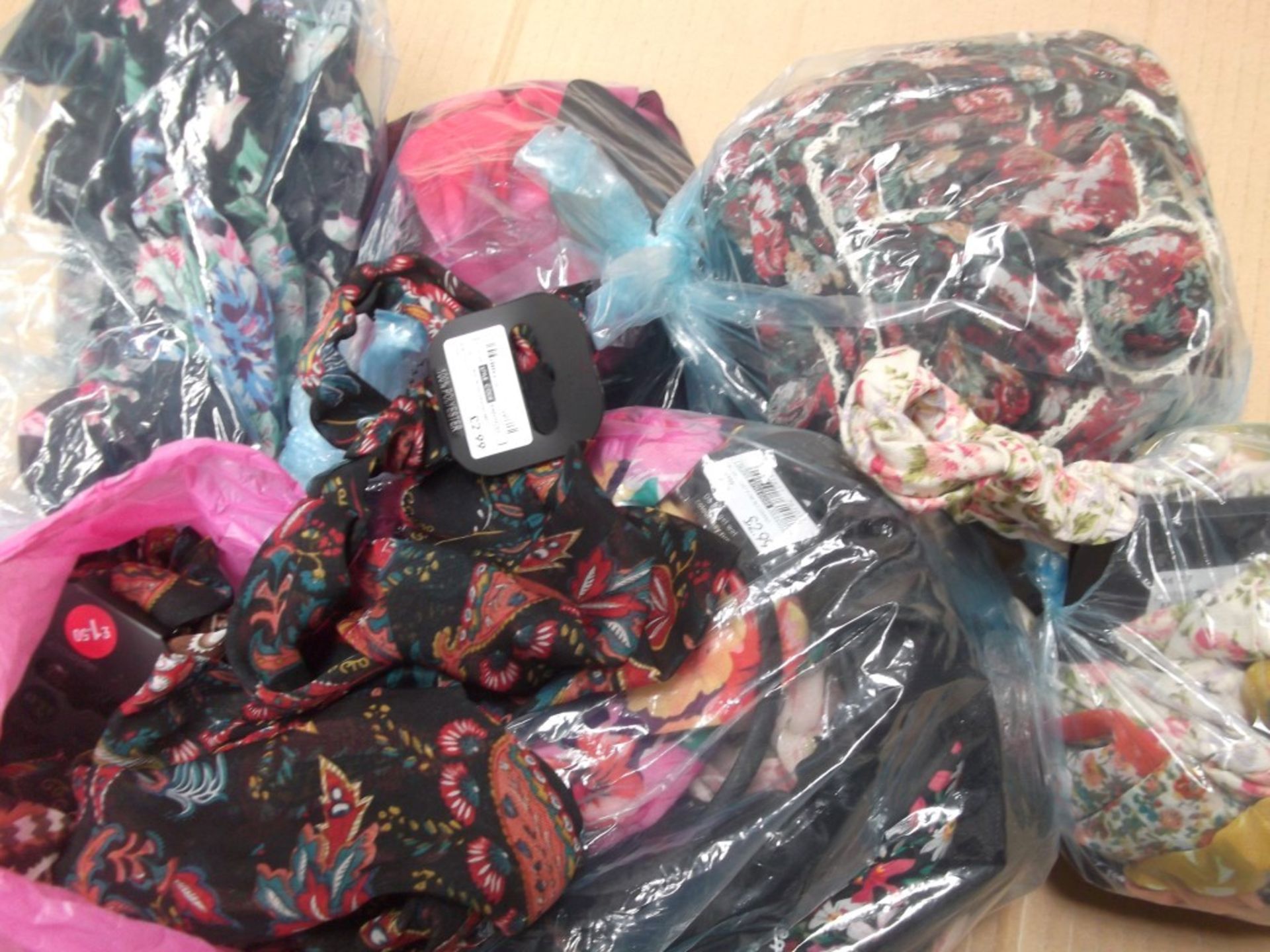 250+ x Items Of Assorted Women's / Girls Hair Accessories Inc Vintage Print Head Wraps – Too Many - Image 5 of 8