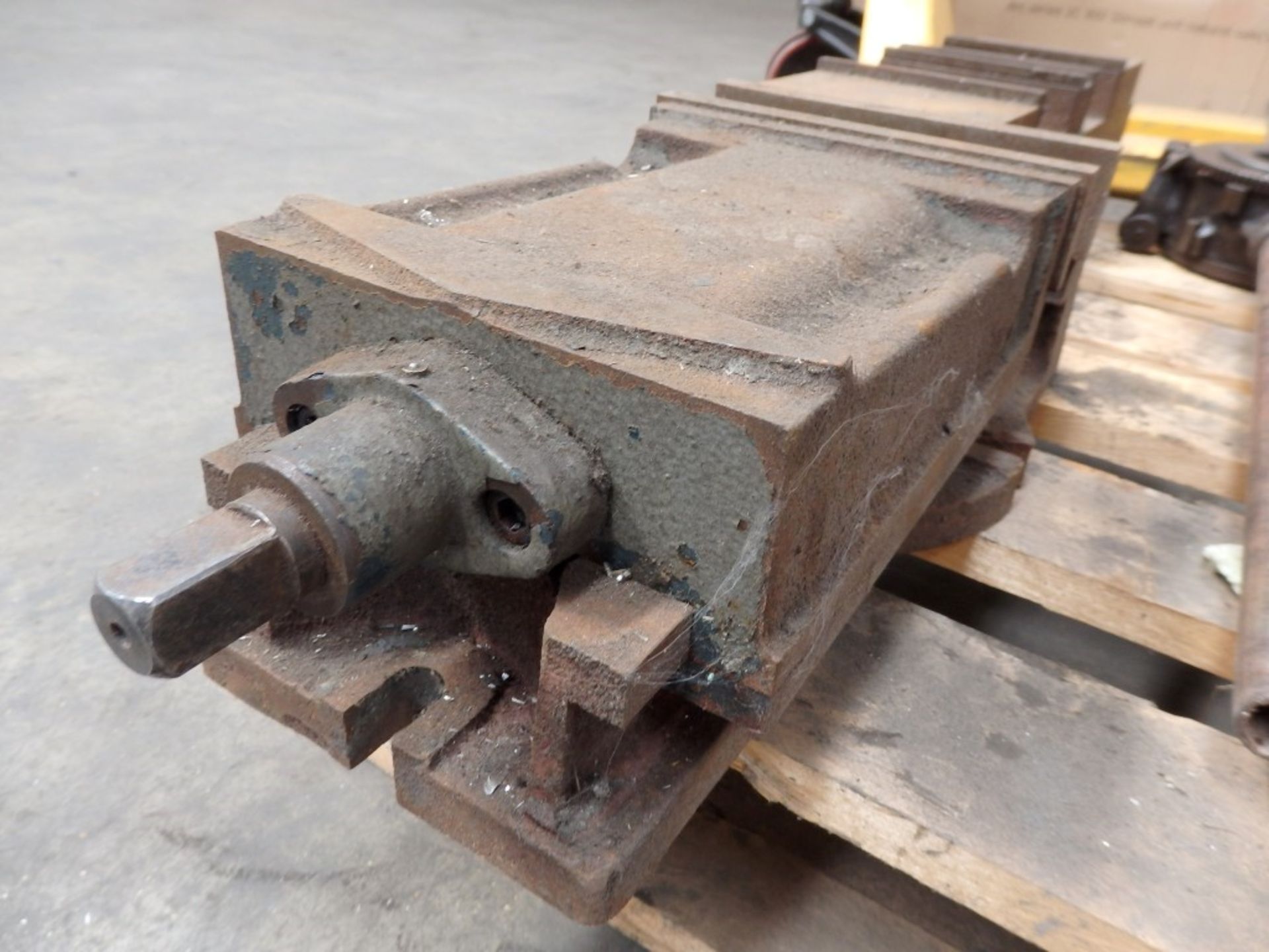 1 x Large Machine Vice Length 50cm x Width 20cm x Height 14cm - CL057 - Ref 8A - Location: Welwyn, - Image 6 of 6