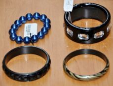 200 (approx) x Pieces Of Assorted Bracelets - Costume Jewellery - Great Mix Of Styles - New Mostly