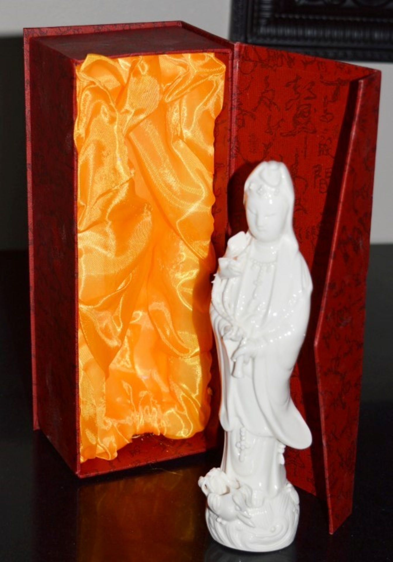 30 x Oriental Chinese Figurines in Gift Boxes - Porcelain Figurines Standing 8 Inches Tall - Brand