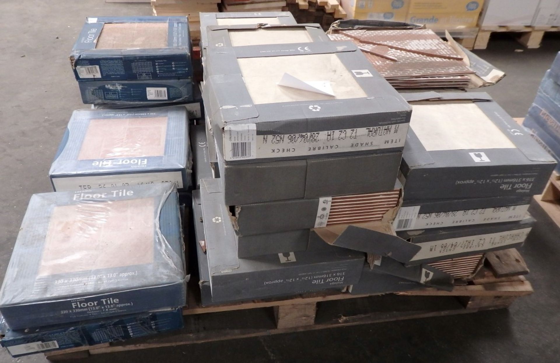 Approx 35 Boxes of Ceramic Floor Tiles - 330x330mm Floor Tiles - Each Pack Contains 9 Tiles - Ref - Image 4 of 4