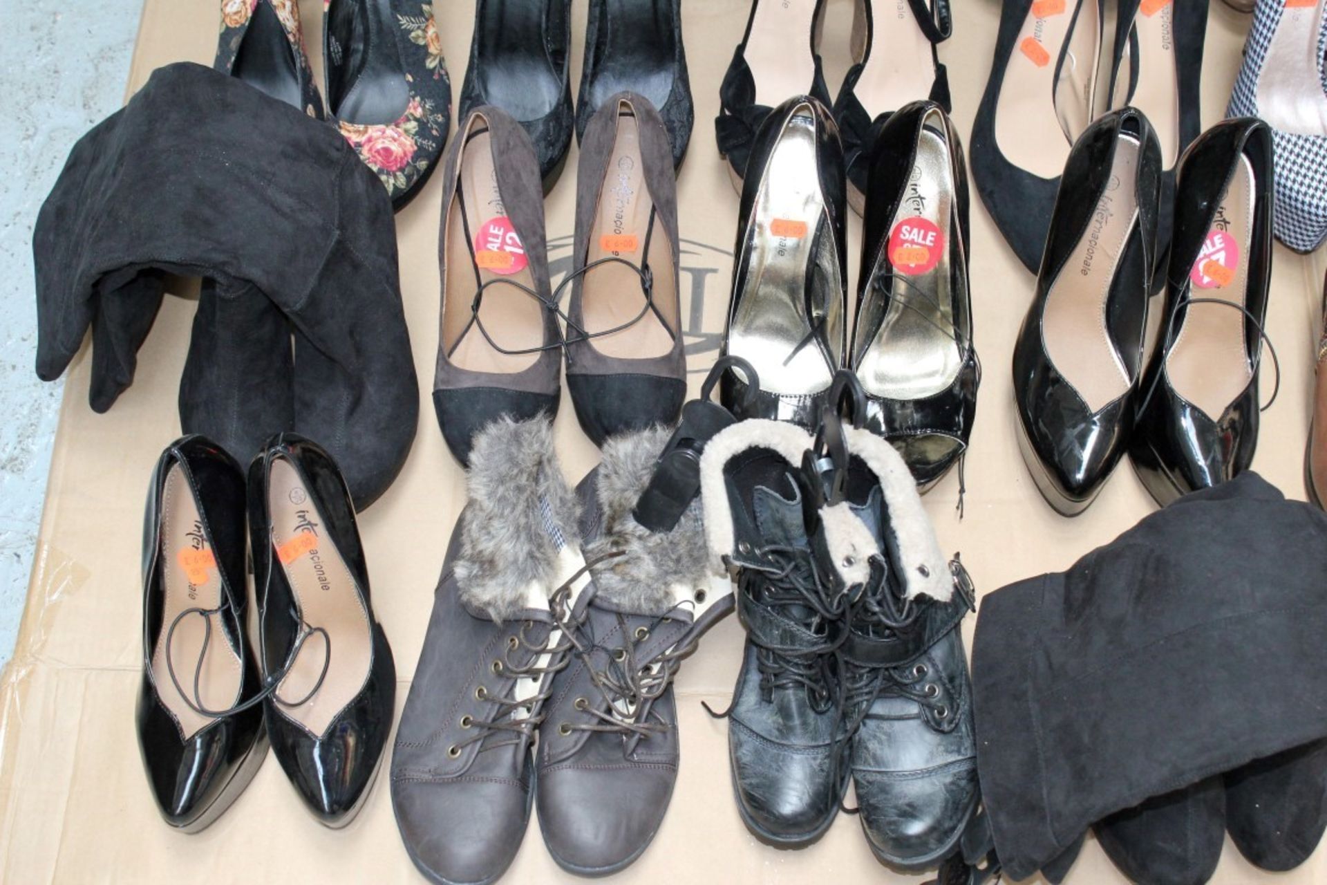 30 x Pairs Of Assorted Ladies Footwear – Box2604 – Includes Shoes & Boots - Various Colours, Sizes & - Image 3 of 6